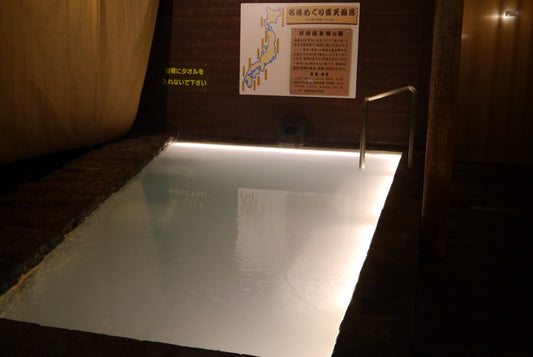 【水中テープライト】明電工事株式会社様 温浴施設露天風呂への導入事例
